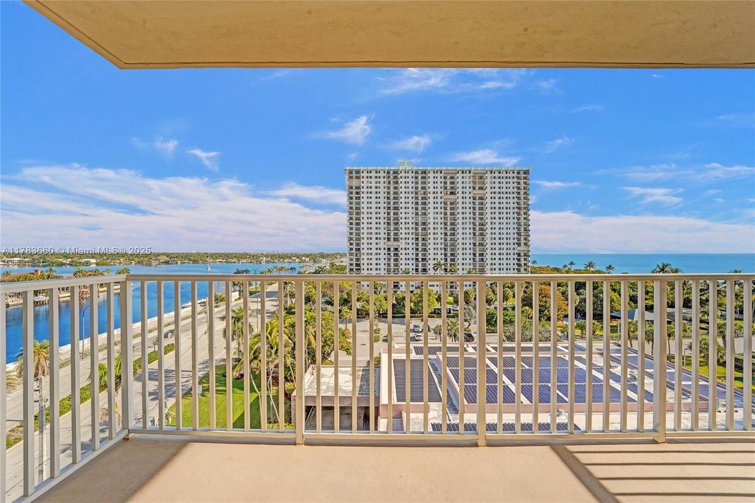 Vendido Recientemente: $345,000 (2 camas, 2 baños, 1242 Pies cuadrados)