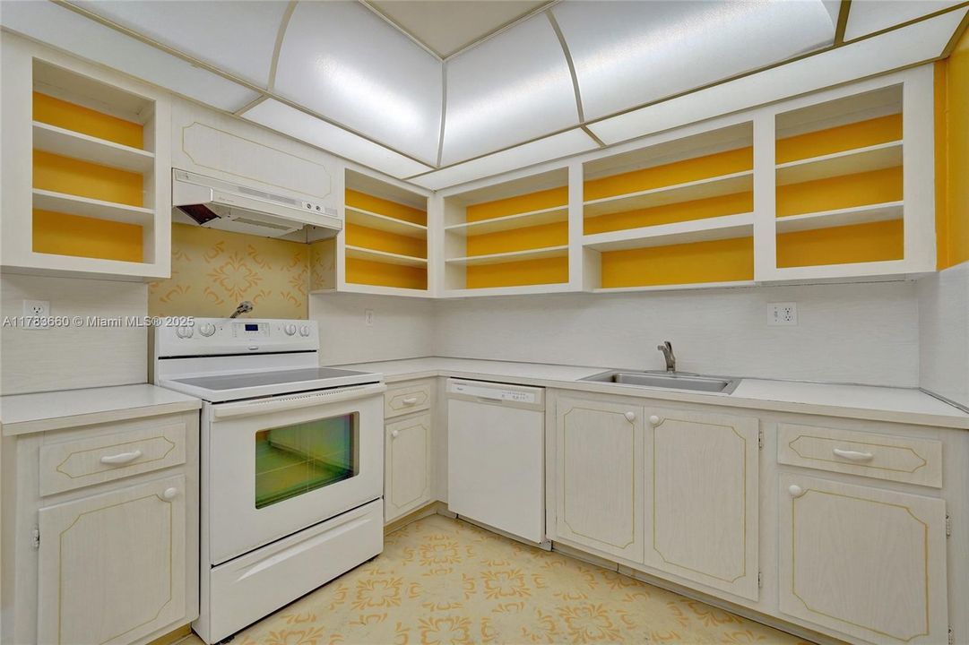 Vendido Recientemente: $345,000 (2 camas, 2 baños, 1242 Pies cuadrados)