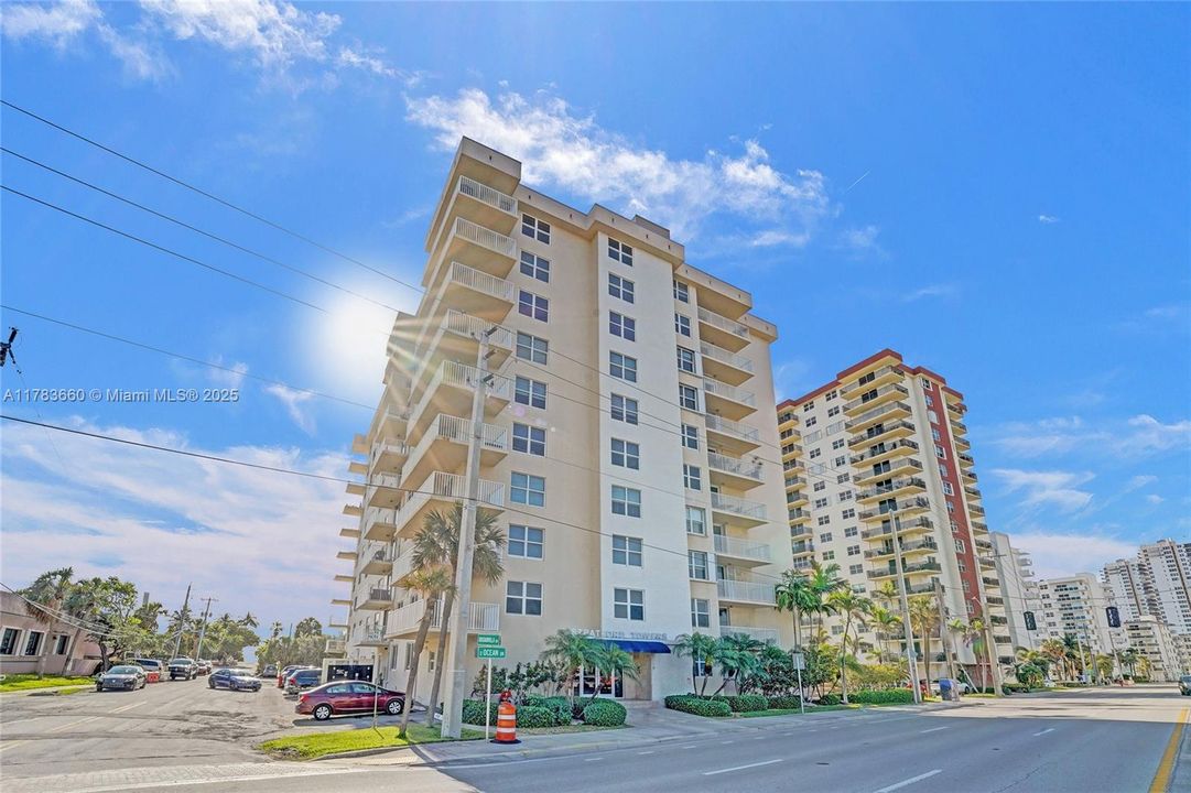 Vendido Recientemente: $345,000 (2 camas, 2 baños, 1242 Pies cuadrados)