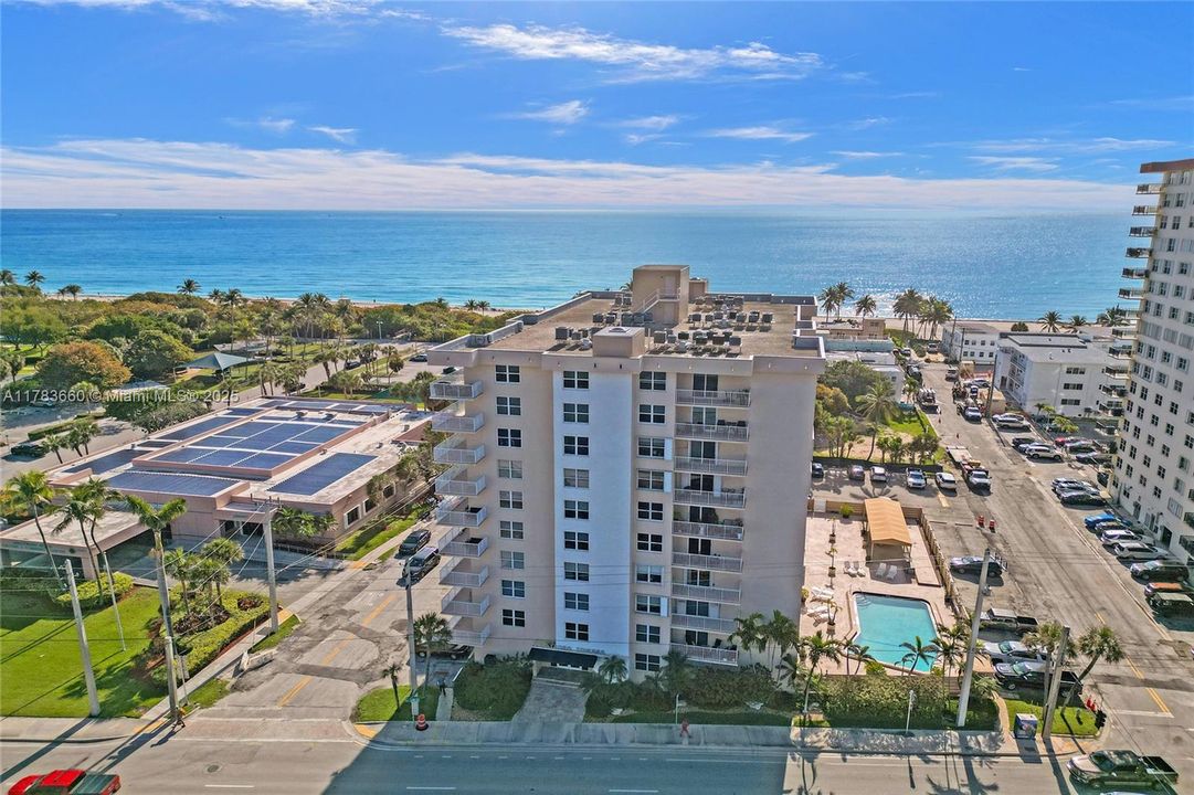 Vendido Recientemente: $345,000 (2 camas, 2 baños, 1242 Pies cuadrados)