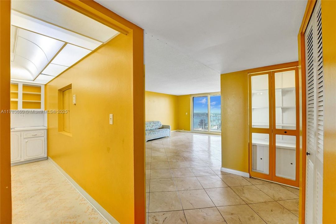 Vendido Recientemente: $345,000 (2 camas, 2 baños, 1242 Pies cuadrados)