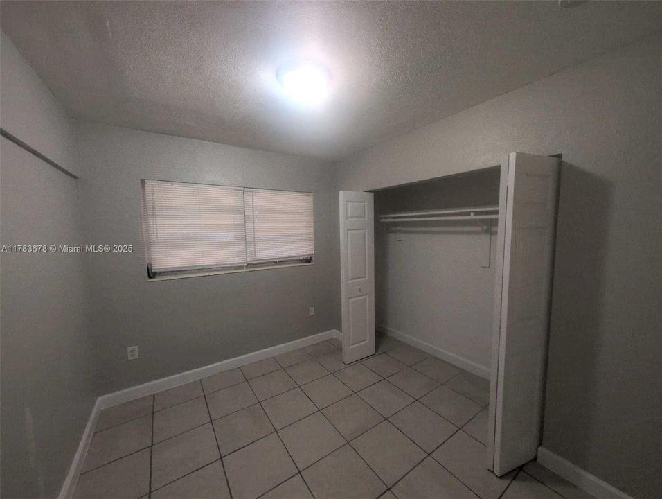 Vendido Recientemente: $457,000 (4 camas, 2 baños, 1344 Pies cuadrados)
