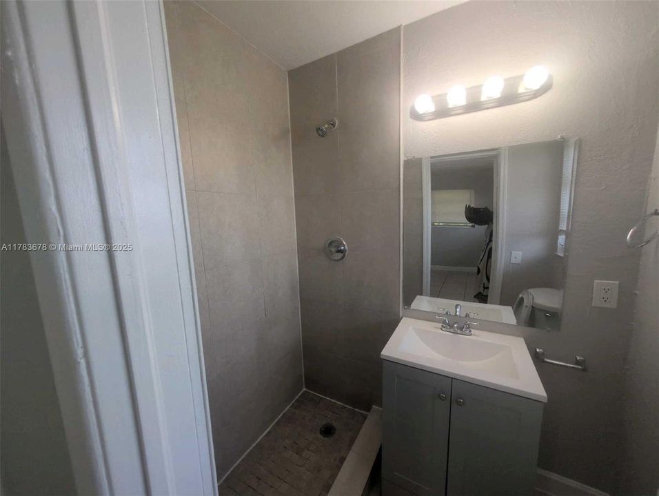 Vendido Recientemente: $457,000 (4 camas, 2 baños, 1344 Pies cuadrados)