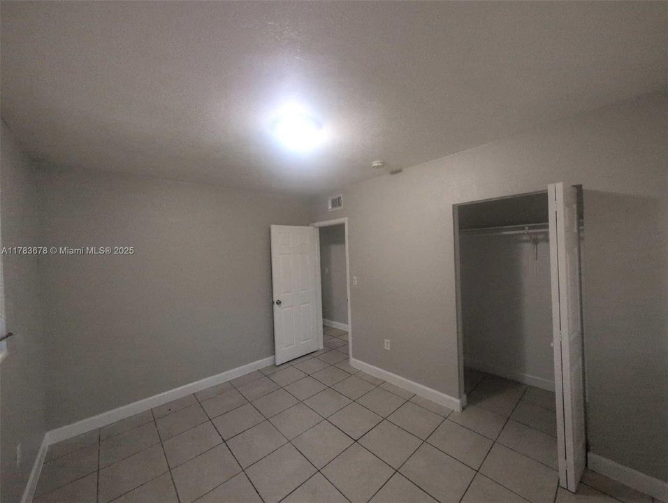 Vendido Recientemente: $457,000 (4 camas, 2 baños, 1344 Pies cuadrados)