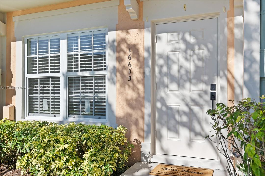 Recently Rented: $2,750 (2 beds, 2 baths, 1110 Square Feet)