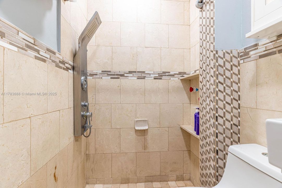 Недавно продано: $710,000 (3 спален, 2 ванн, 1650 Квадратных фут)