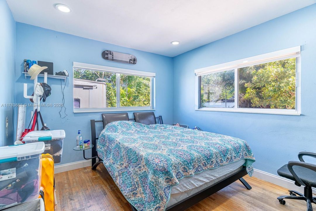 Недавно продано: $710,000 (3 спален, 2 ванн, 1650 Квадратных фут)