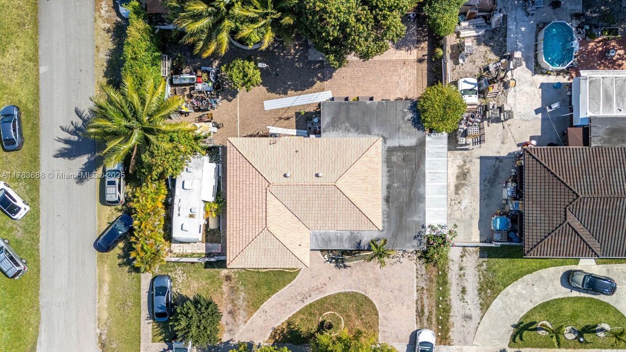 Недавно продано: $710,000 (3 спален, 2 ванн, 1650 Квадратных фут)