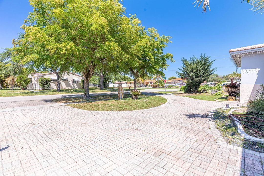 Недавно продано: $710,000 (3 спален, 2 ванн, 1650 Квадратных фут)