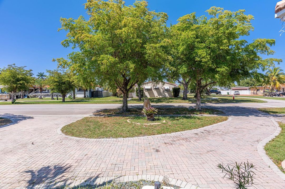 Недавно продано: $710,000 (3 спален, 2 ванн, 1650 Квадратных фут)