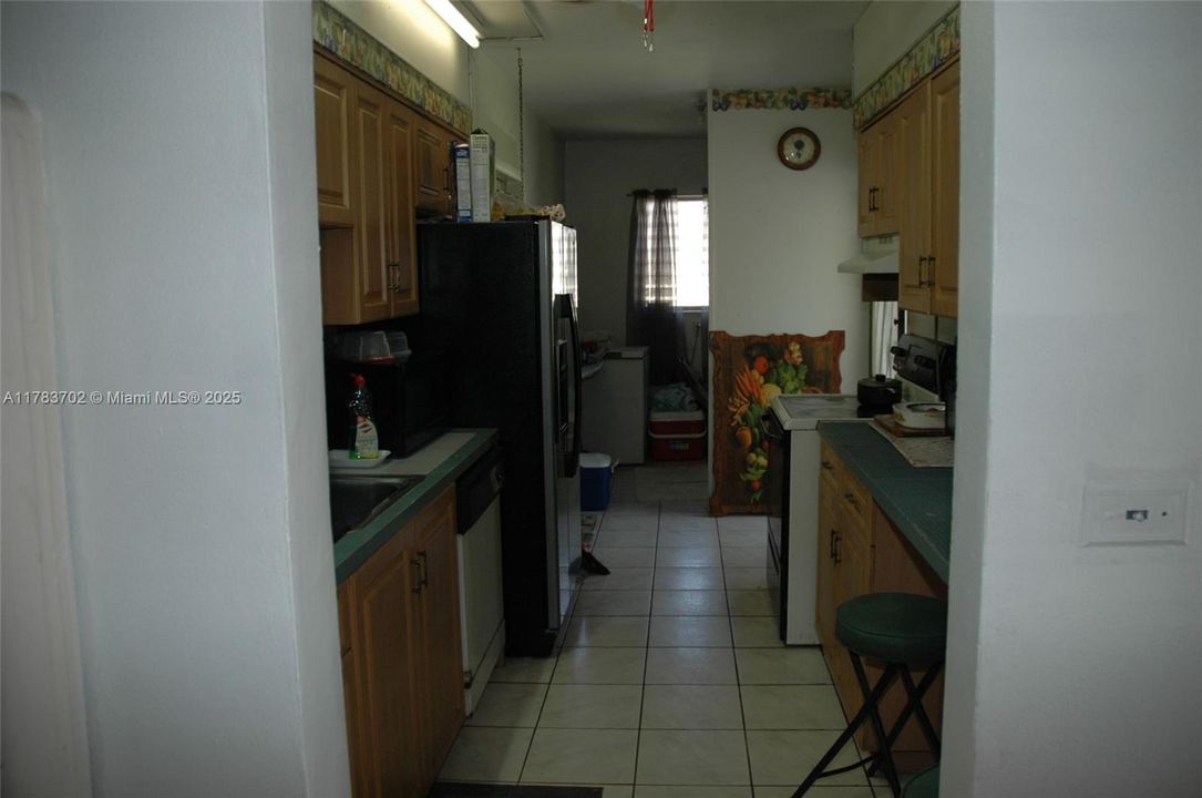 Recently Sold: $520,000 (3 beds, 2 baths, 2182 Square Feet)