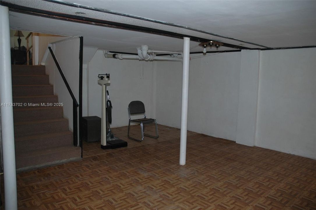 Recently Sold: $520,000 (3 beds, 2 baths, 2182 Square Feet)