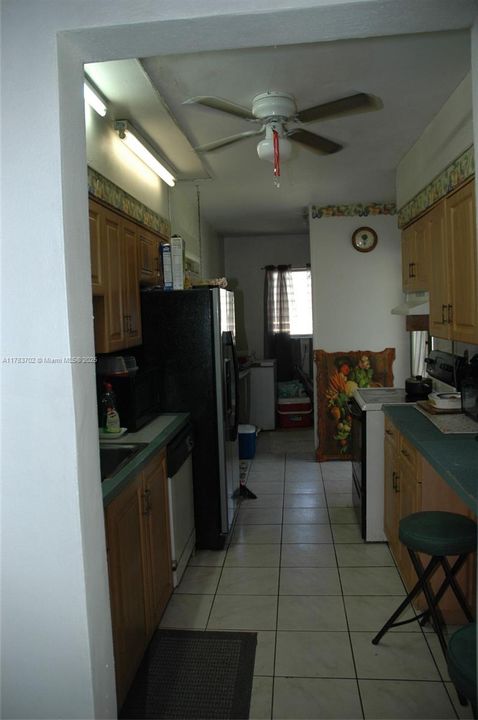 Recently Sold: $520,000 (3 beds, 2 baths, 2182 Square Feet)