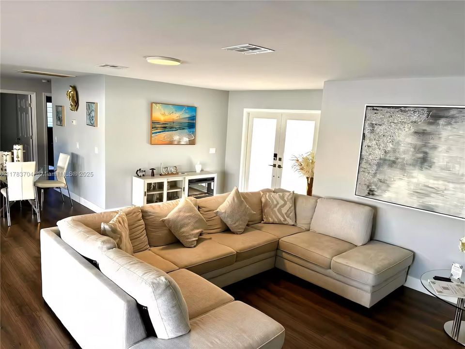 待售: $478,000 (3 贝兹, 2 浴室, 1583 平方英尺)