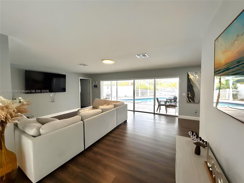 待售: $478,000 (3 贝兹, 2 浴室, 1583 平方英尺)