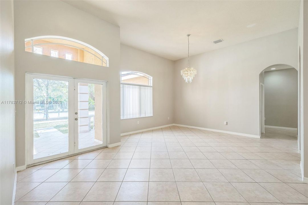 Recently Sold: $851,000 (4 beds, 2 baths, 2826 Square Feet)