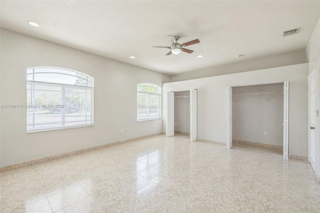 Recently Sold: $851,000 (4 beds, 2 baths, 2826 Square Feet)