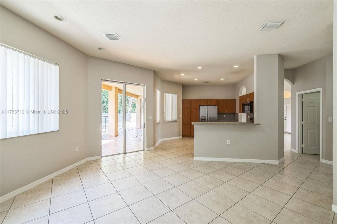 Recently Sold: $851,000 (4 beds, 2 baths, 2826 Square Feet)