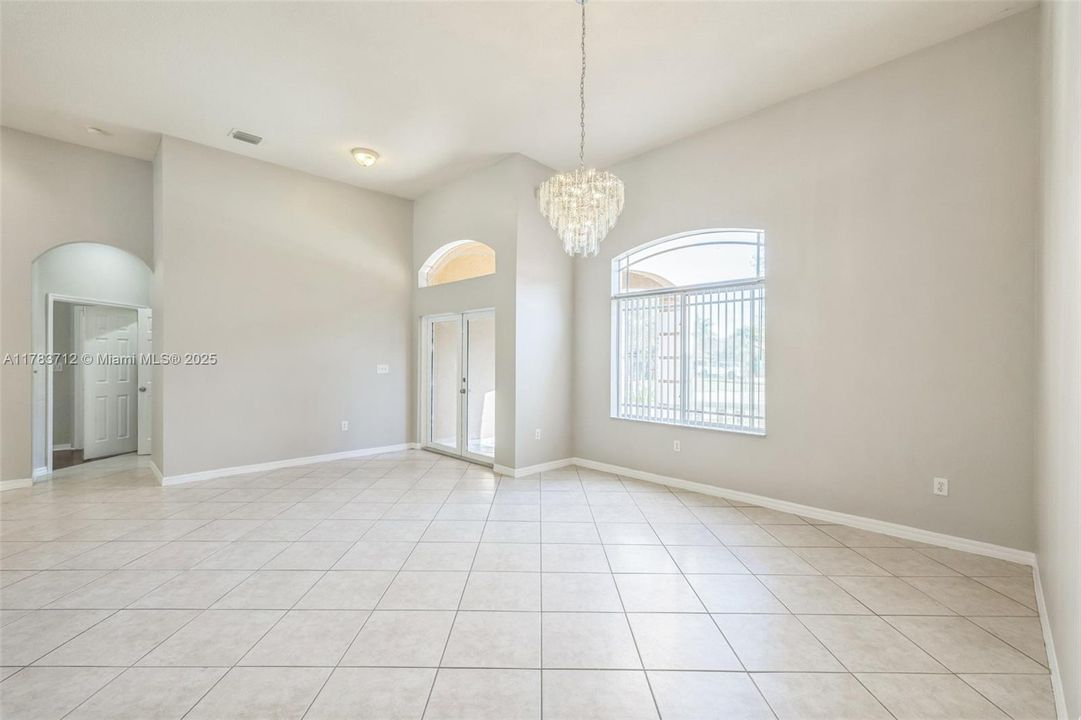 Recently Sold: $851,000 (4 beds, 2 baths, 2826 Square Feet)