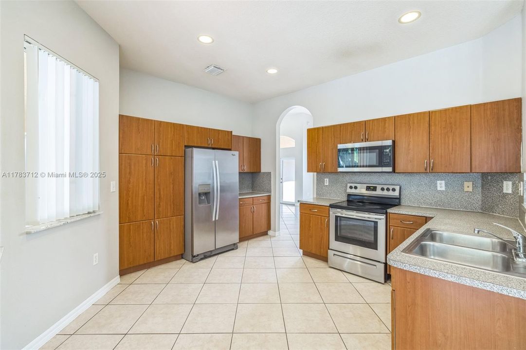 Recently Sold: $851,000 (4 beds, 2 baths, 2826 Square Feet)