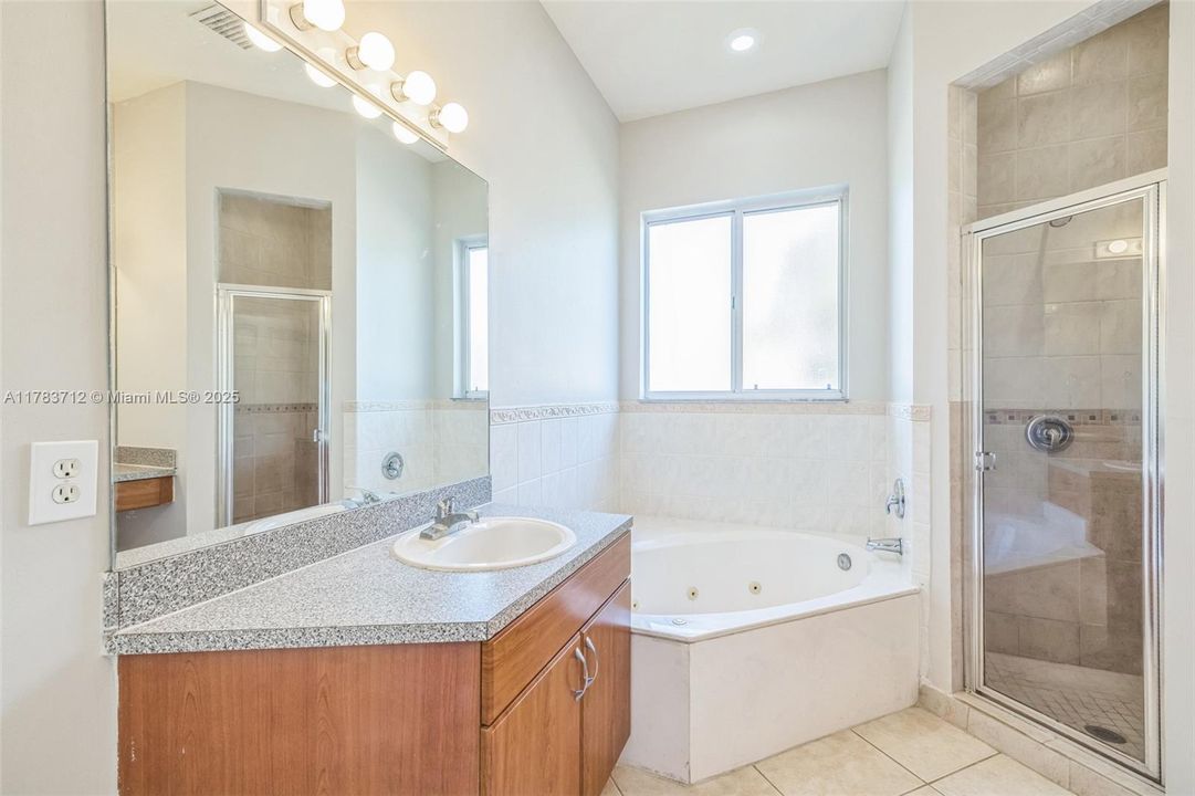 Recently Sold: $851,000 (4 beds, 2 baths, 2826 Square Feet)