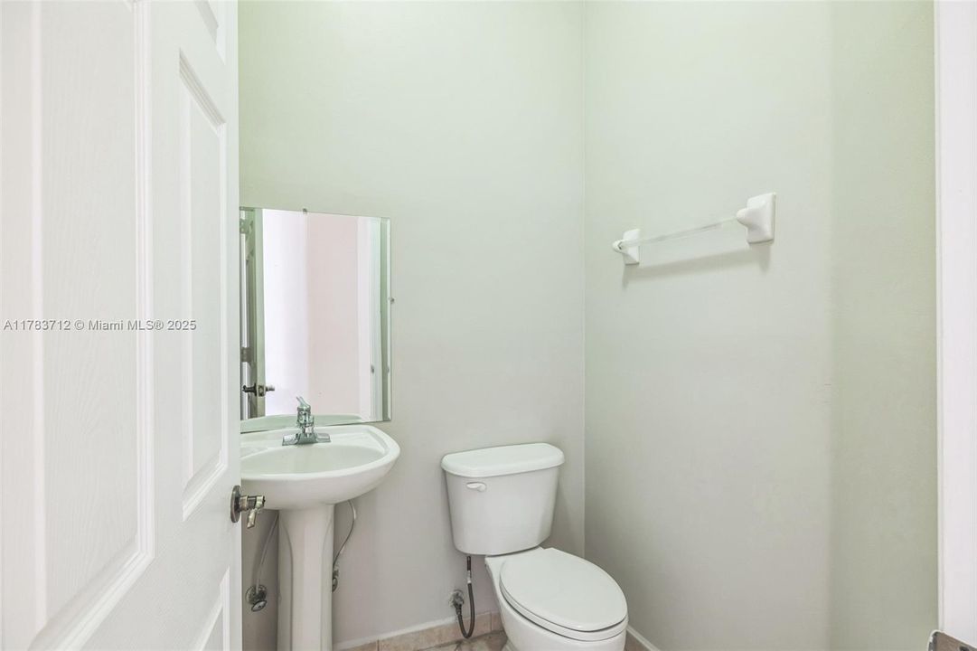 Recently Sold: $851,000 (4 beds, 2 baths, 2826 Square Feet)