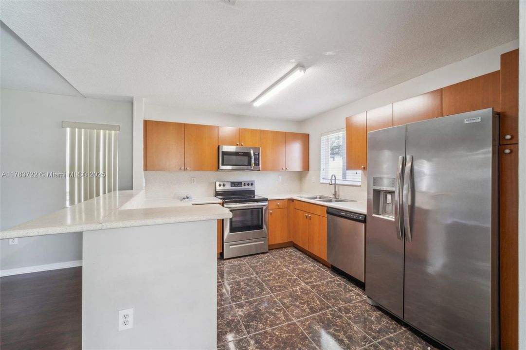 Recently Sold: $756,000 (4 beds, 2 baths, 1967 Square Feet)