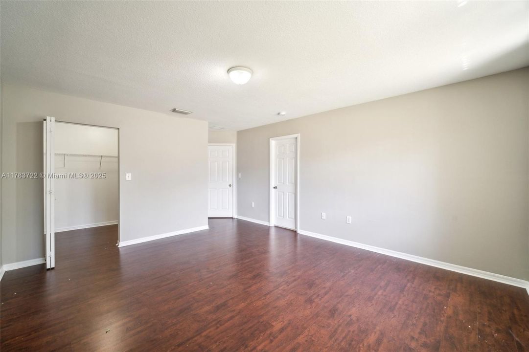 Recently Sold: $756,000 (4 beds, 2 baths, 1967 Square Feet)