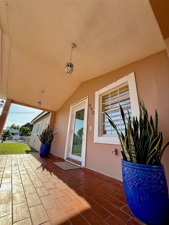 Недавно продано: $640,000 (4 спален, 3 ванн, 1760 Квадратных фут)