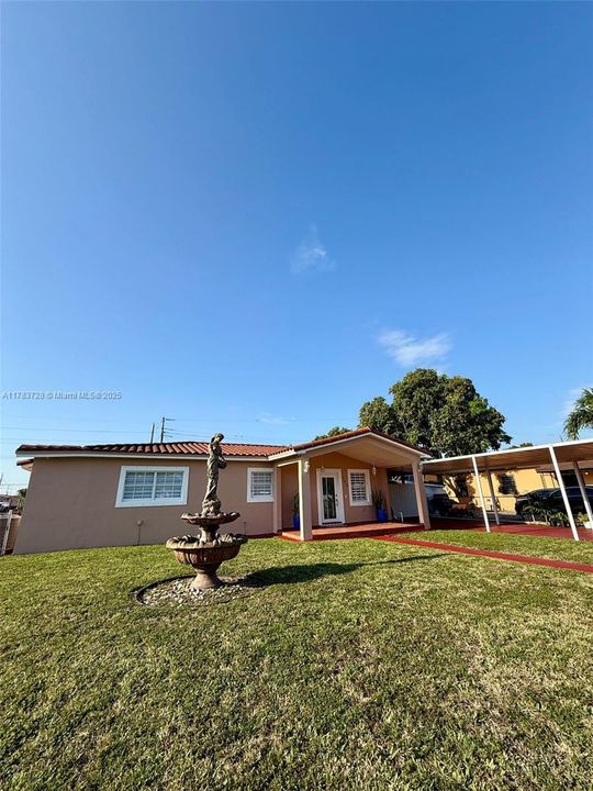 Недавно продано: $640,000 (4 спален, 3 ванн, 1760 Квадратных фут)