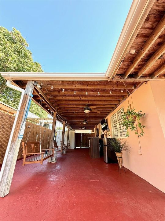 Недавно продано: $640,000 (4 спален, 3 ванн, 1760 Квадратных фут)