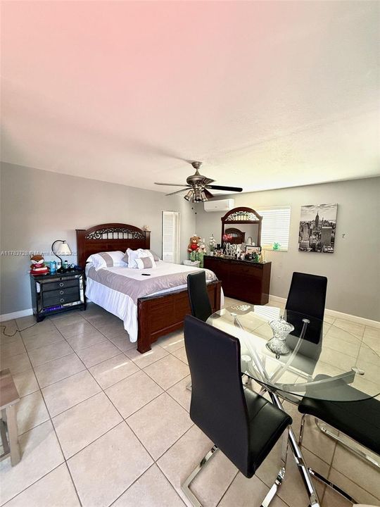 Недавно продано: $640,000 (4 спален, 3 ванн, 1760 Квадратных фут)