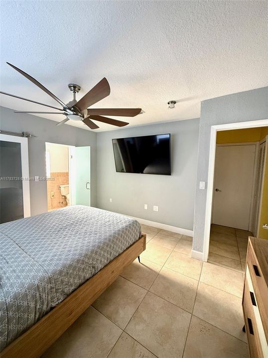 Недавно продано: $640,000 (4 спален, 3 ванн, 1760 Квадратных фут)