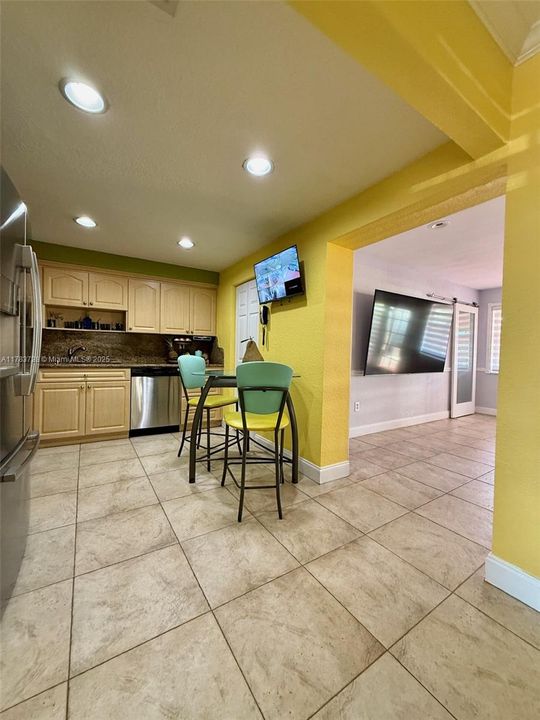 Недавно продано: $640,000 (4 спален, 3 ванн, 1760 Квадратных фут)