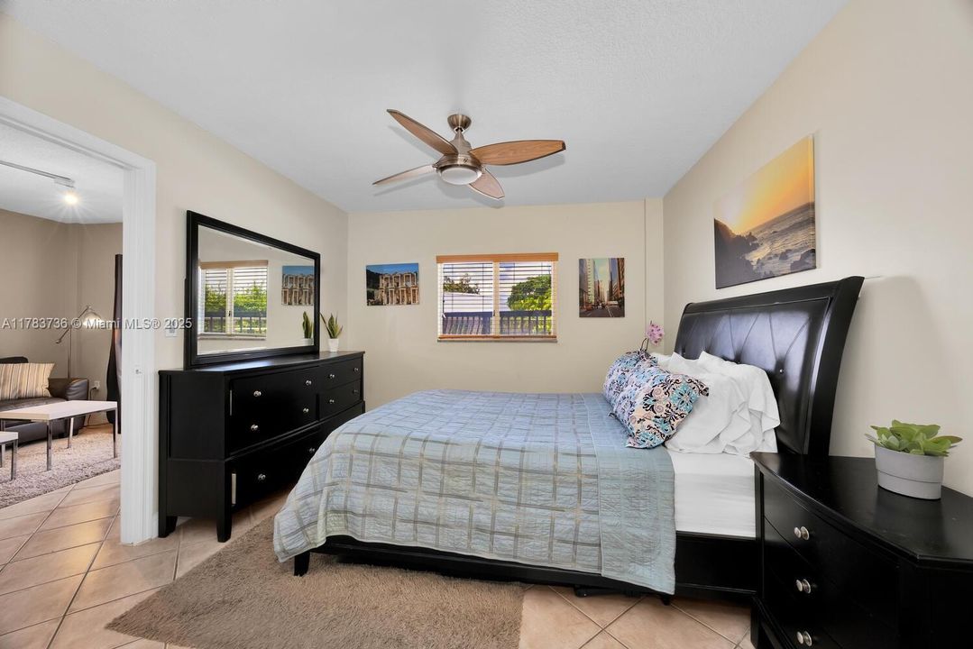 Vendido Recientemente: $375,000 (1 camas, 1 baños, 550 Pies cuadrados)