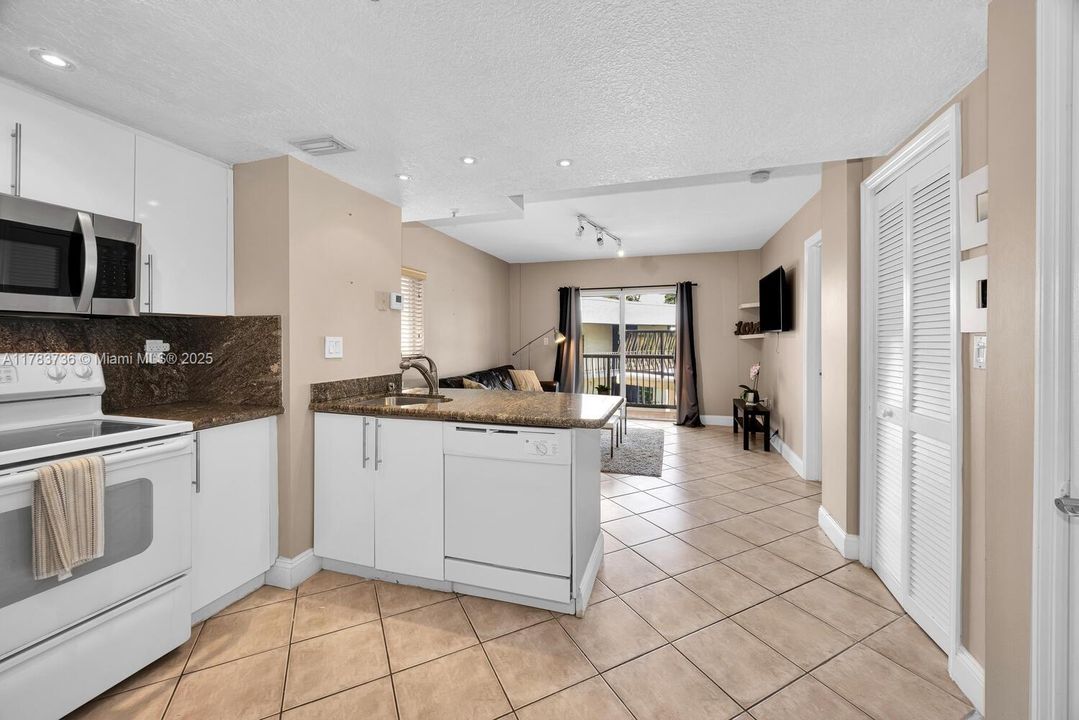 Wonderful Miami location. Brickell Ave.