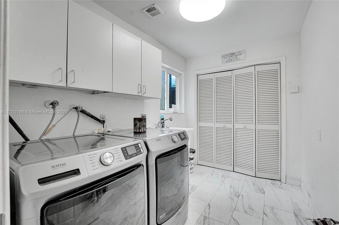 На продажу: $530,000 (3 спален, 2 ванн, 2652 Квадратных фут)