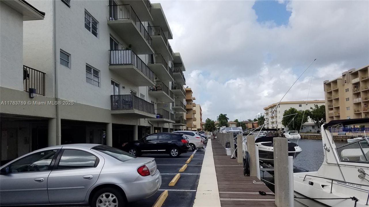 For Sale: $176,000 (1 beds, 1 baths, 750 Square Feet)