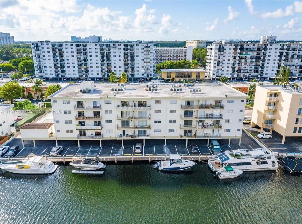 For Sale: $176,000 (1 beds, 1 baths, 750 Square Feet)