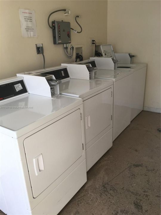 For Sale: $176,000 (1 beds, 1 baths, 750 Square Feet)