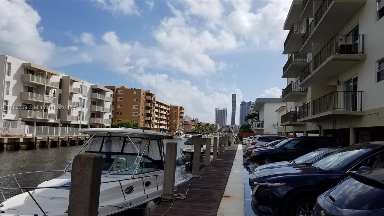 For Sale: $176,000 (1 beds, 1 baths, 750 Square Feet)