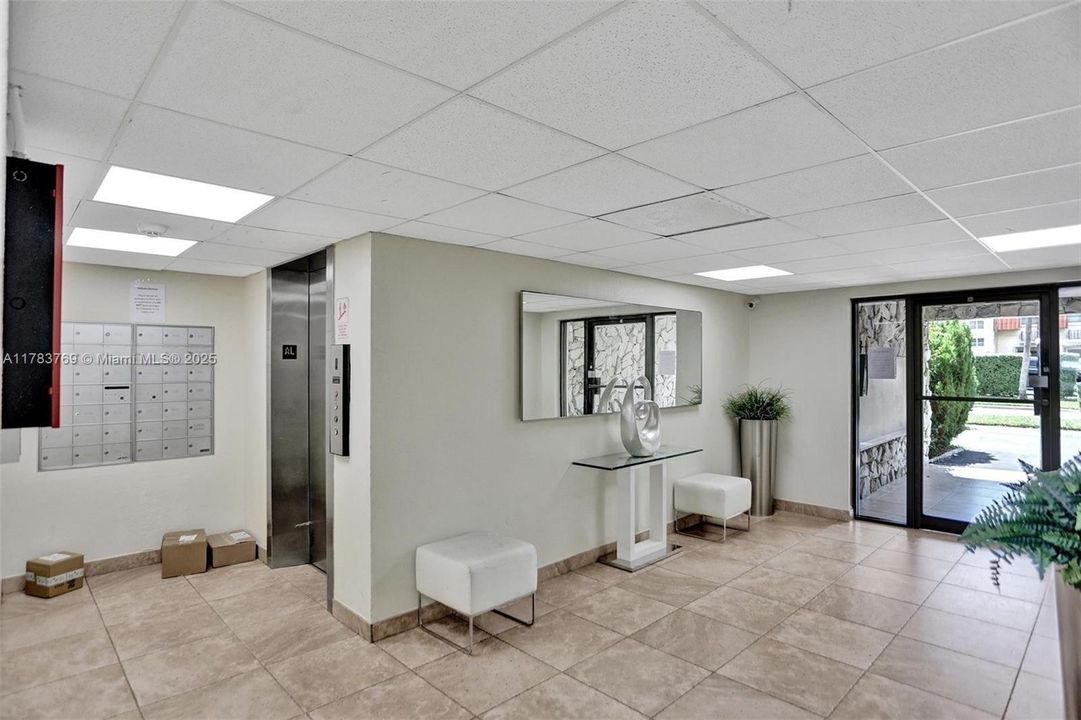 For Sale: $176,000 (1 beds, 1 baths, 750 Square Feet)