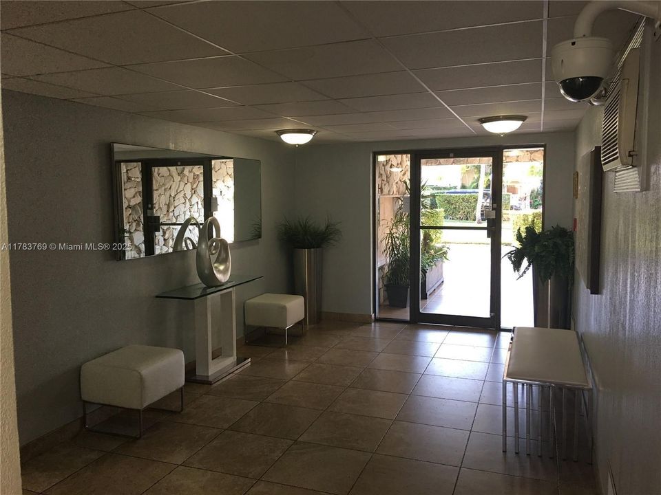 For Sale: $176,000 (1 beds, 1 baths, 750 Square Feet)