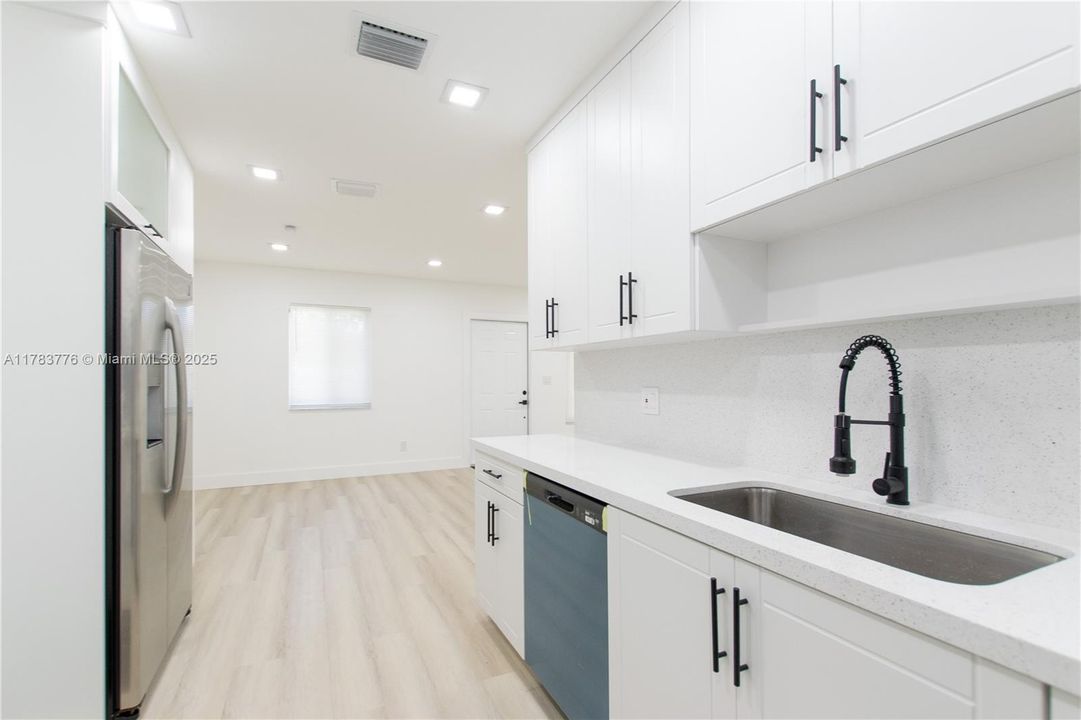 Recently Sold: $500,000 (3 beds, 2 baths, 1118 Square Feet)