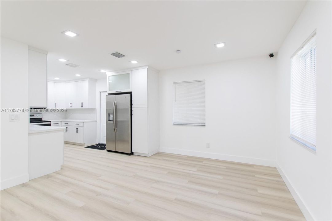 Recently Sold: $500,000 (3 beds, 2 baths, 1118 Square Feet)