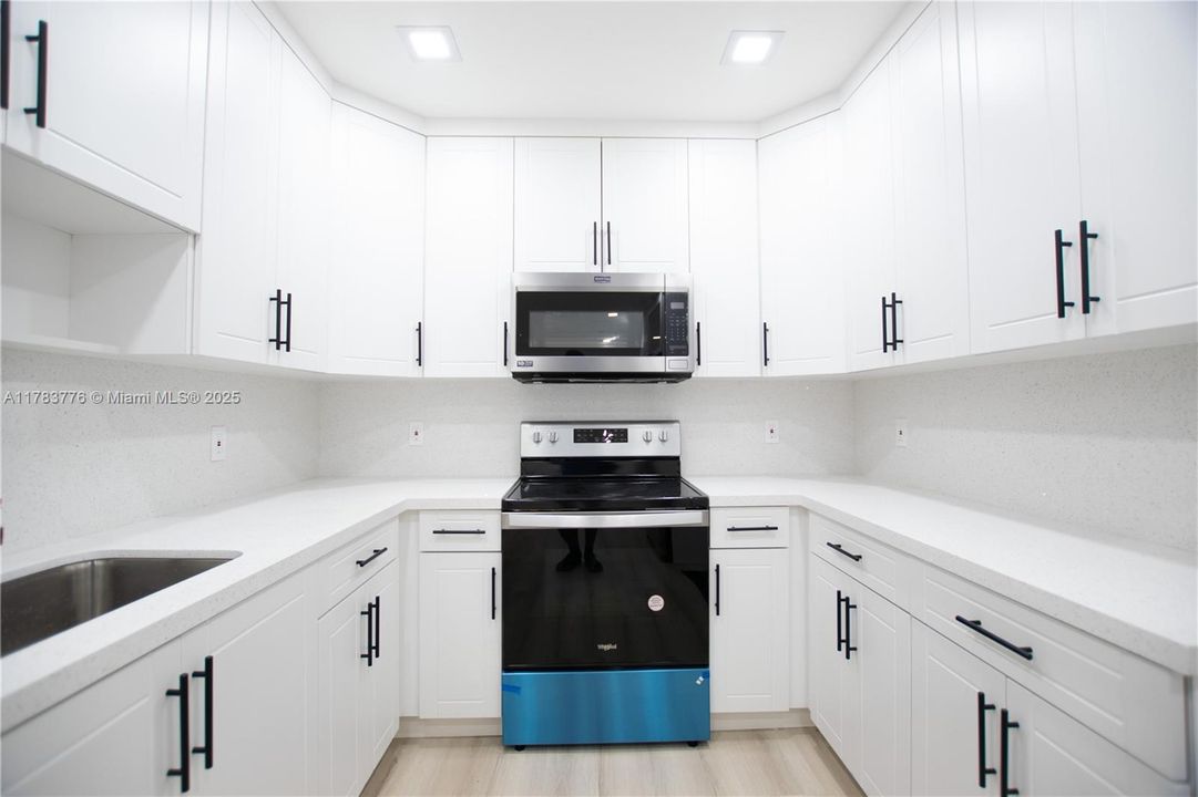 Recently Sold: $500,000 (3 beds, 2 baths, 1118 Square Feet)