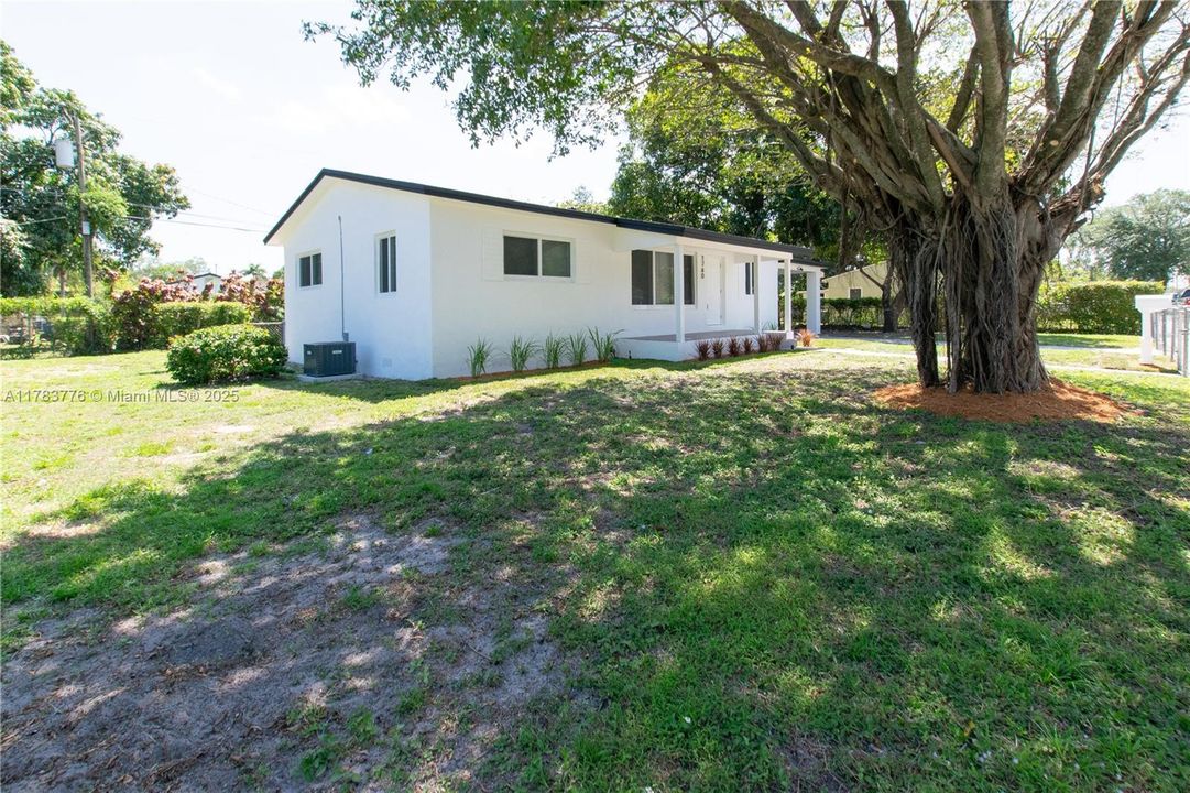 Recently Sold: $500,000 (3 beds, 2 baths, 1118 Square Feet)