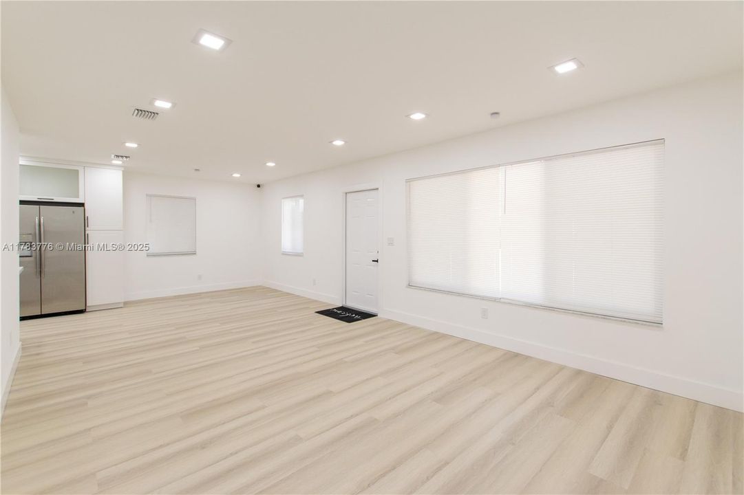 Recently Sold: $500,000 (3 beds, 2 baths, 1118 Square Feet)