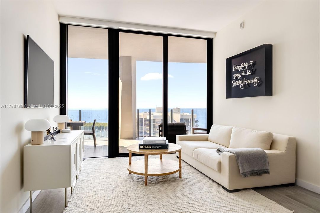 最近售出: $2,250,000 (2 贝兹, 2 浴室, 1046 平方英尺)