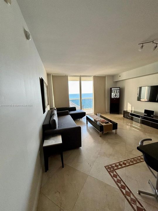 En Venta: $730,000 (1 camas, 1 baños, 844 Pies cuadrados)